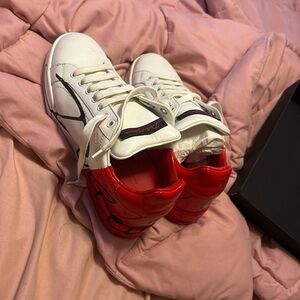 Everything must go!!